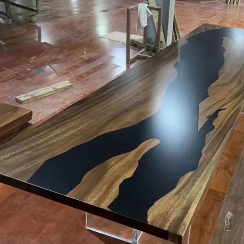 Table à manger rivière Orne, résine noire — tables à manger epoxy