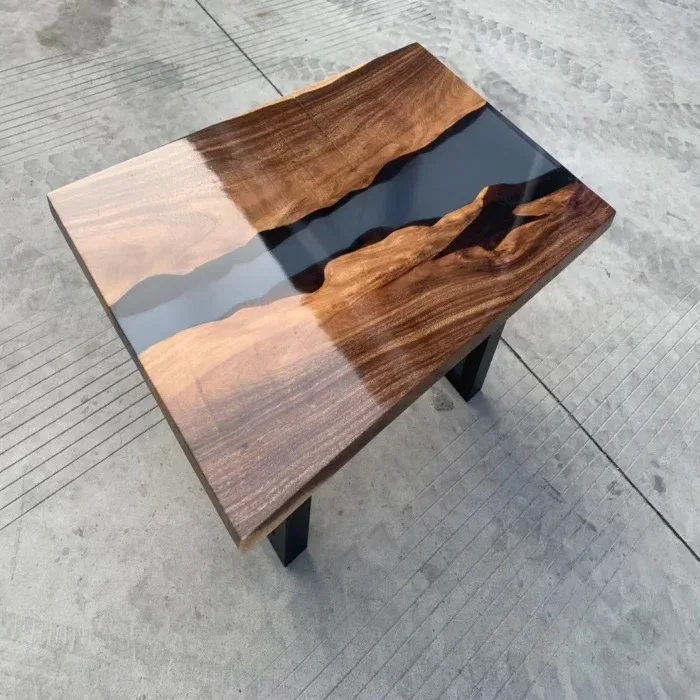 Table à manger rivière Restonica, résine noire — ATELIER RIVIÈRE, fabrication à la commande