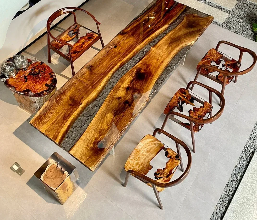 Table à manger rivière Rhône, résine transparente — ATELIER RIVIÈRE, fabrication à la commande