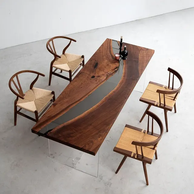 Table à manger rivière Seille teinte noyer, résine noire — tables à manger epoxy