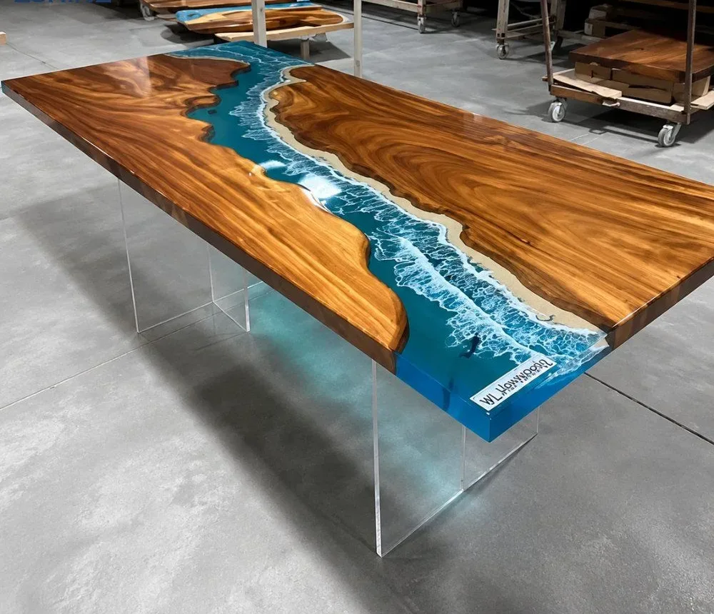 Table à manger rivière Sélune, résine bleue — ATELIER RIVIÈRE, fabrication à la commande