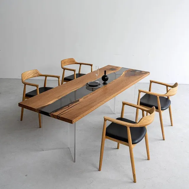 Table à manger rivière Tarn teinte chêne, résine noire — tables à manger epoxy