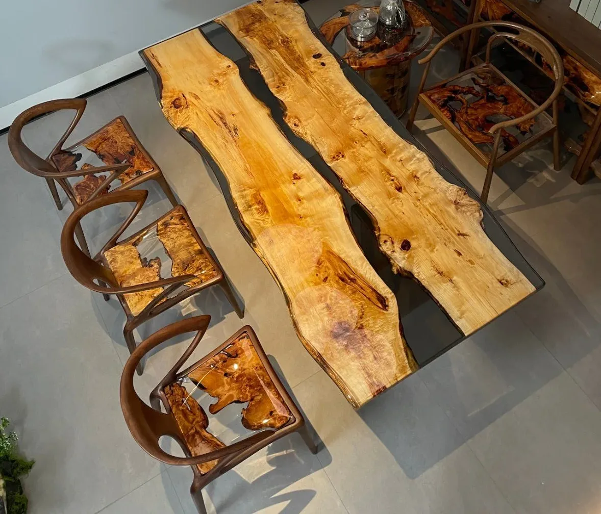 Table à manger rivière Tinée, résine noire — ATELIER RIVIÈRE, fabrication à la commande