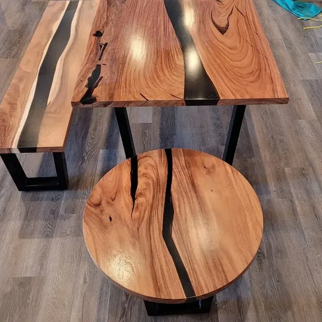 Table à manger rivière Vesle, résine noire — tables à manger epoxy