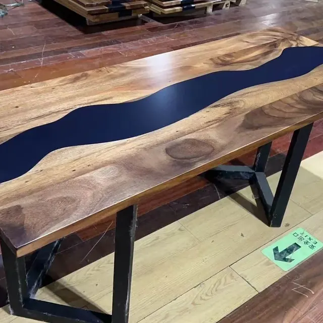 Table à manger rivière Veyle, résine noire — tables à manger epoxy