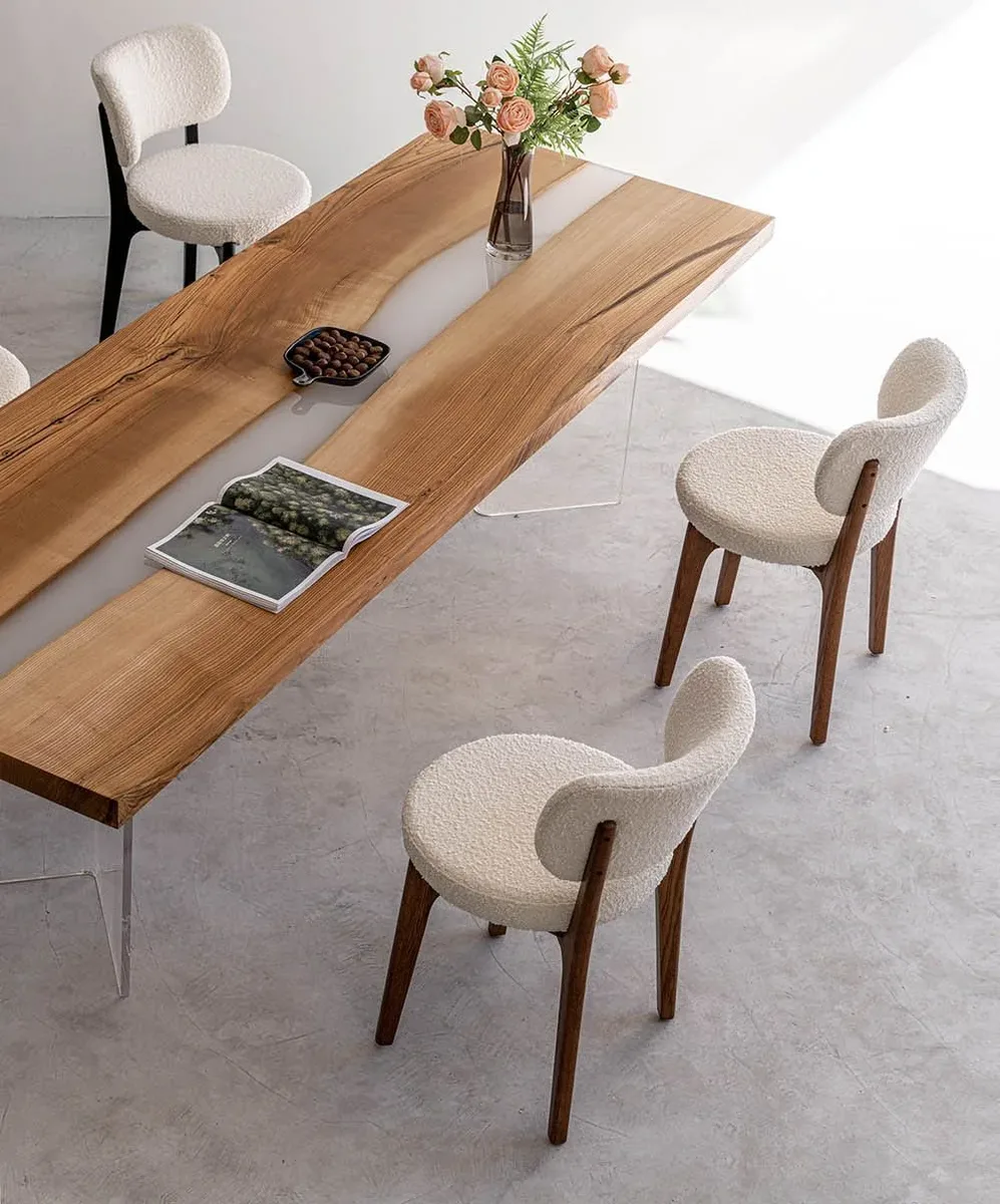 Table à manger rivière Vézère teinte chêne, résine noire, vue 4 sur 4