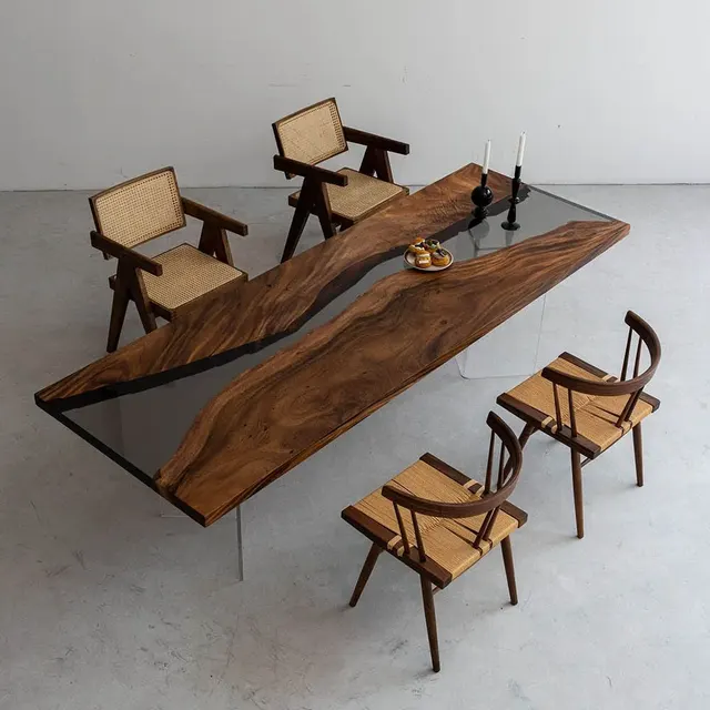 Table à manger rivière Vidourle teinte noyer, résine transparente — tables à manger epoxy