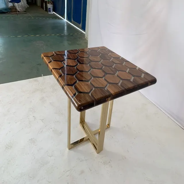 Table d'appoint epoxy carrée Auron, résine noire — tables d'appoint et consoles