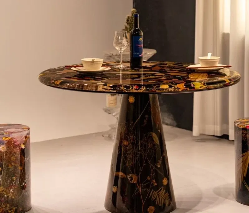 Table d'appoint epoxy ronde Boutonne, résine noire, vue 4 sur 4