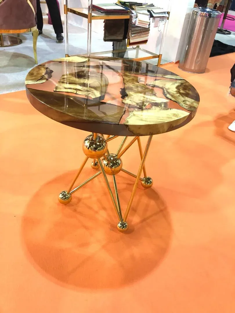 Table d'appoint epoxy ronde Sèvre, résine transparente — ATELIER RIVIÈRE, fabrication à la commande