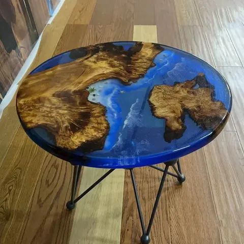 Table d'appoint epoxy ronde Viaur, résine bleue — tables d'appoint et consoles