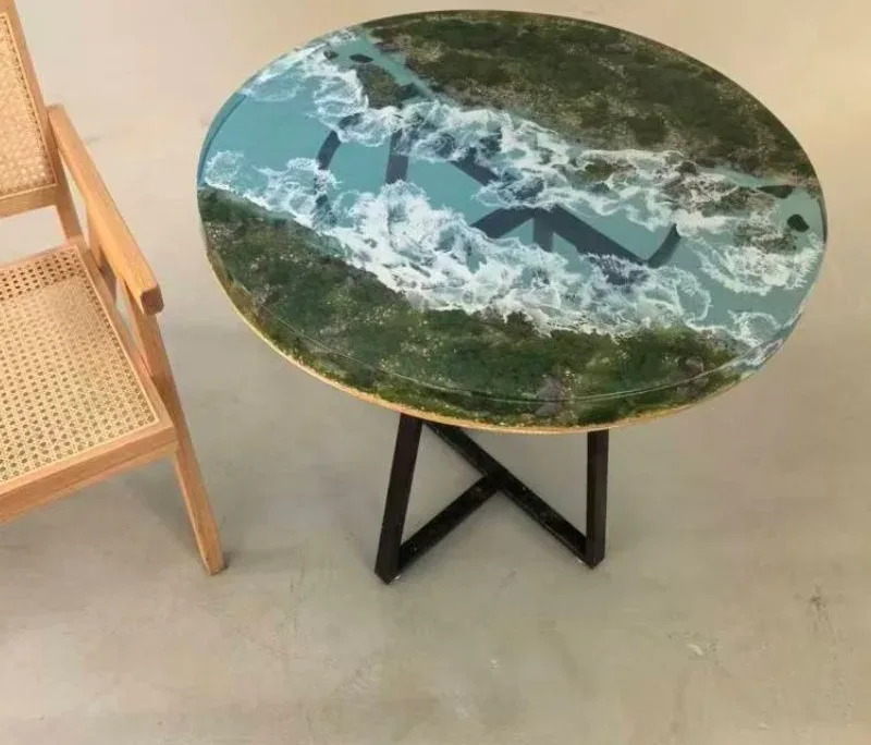 Table d'appoint océan ronde Dives, résine verte — ATELIER RIVIÈRE, fabrication à la commande