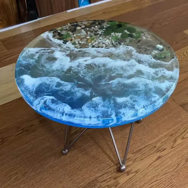 Table d'appoint océan ronde Fier, résine bleue — tables d'appoint et consoles